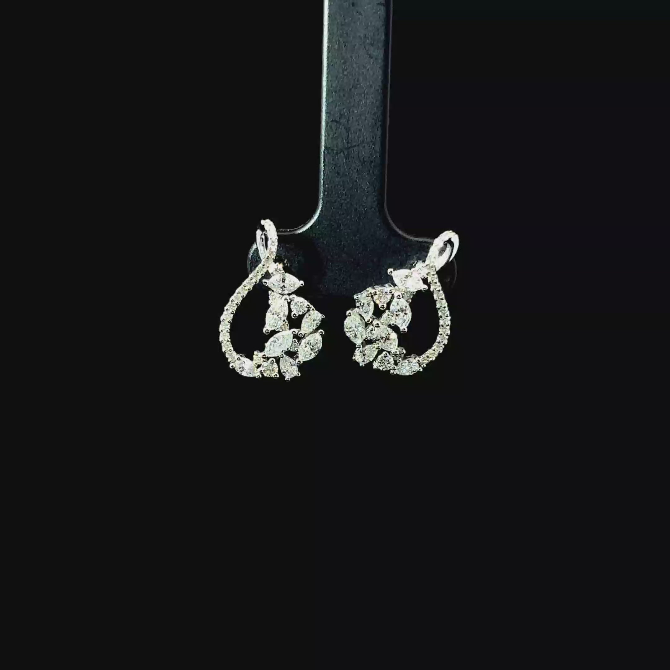 ARETES DE ORO CON DIAMANTES