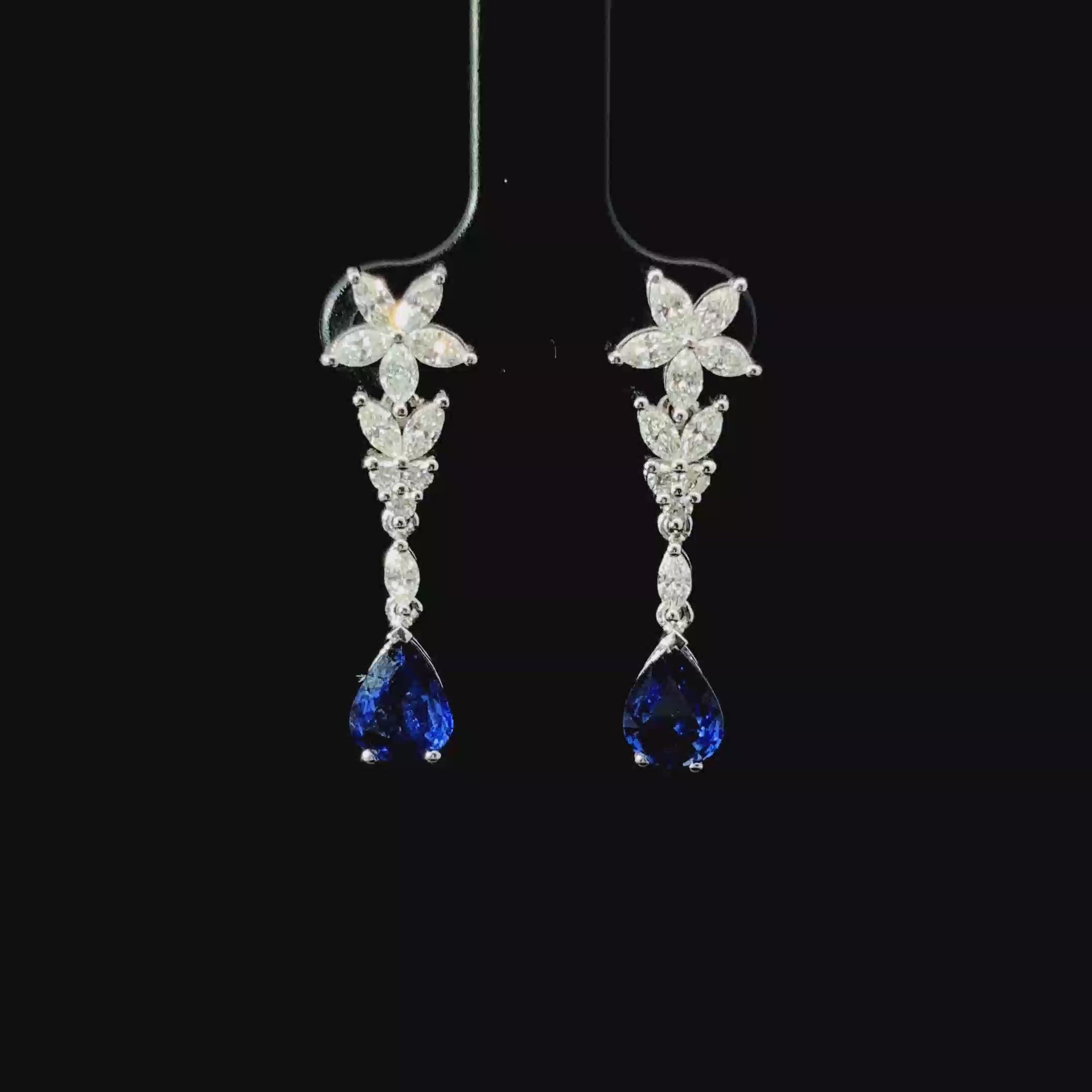 ARETES DE ORO CON DIAMANTES Y ZAFIRO