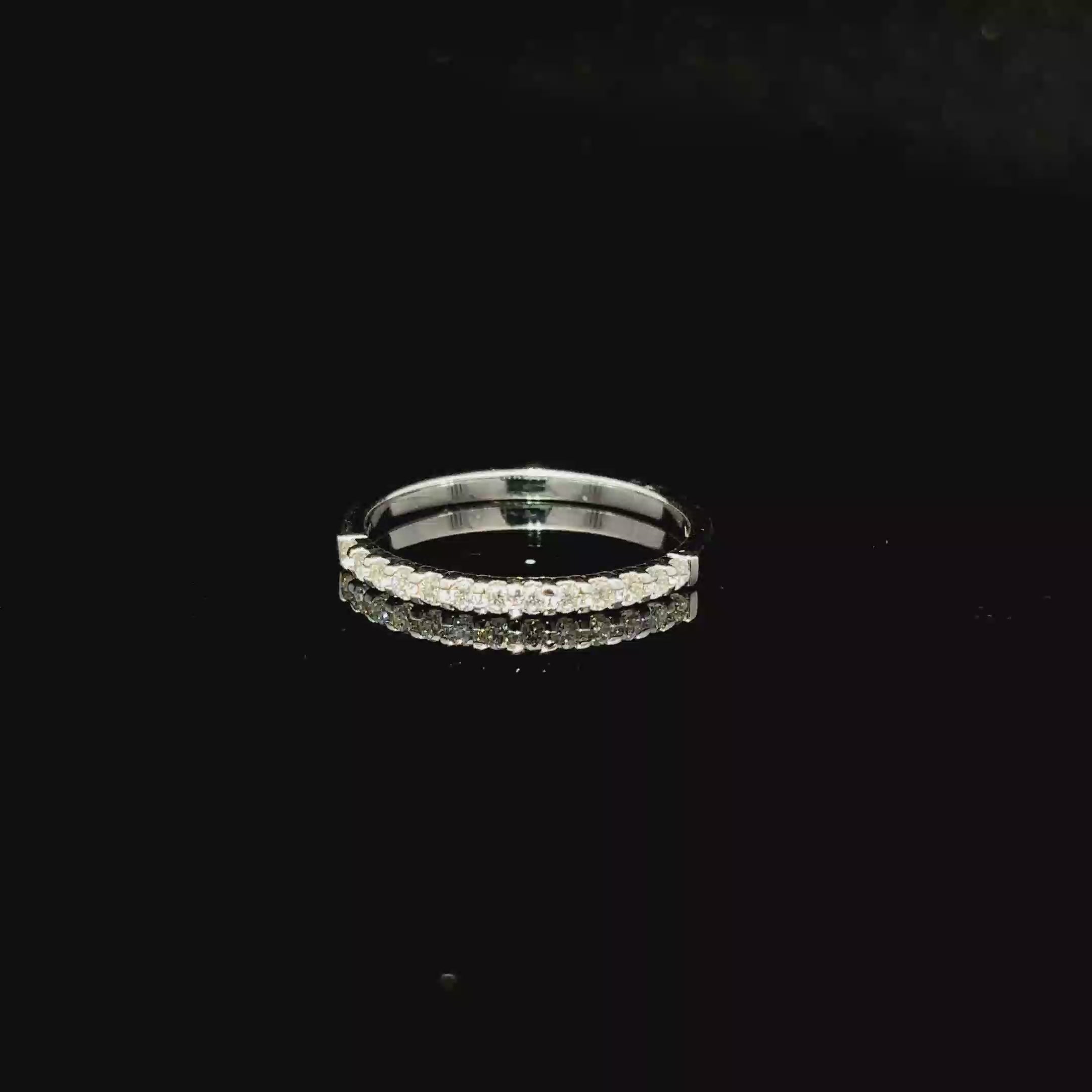 CHURUMBELA DE ORO CON DIAMANTES