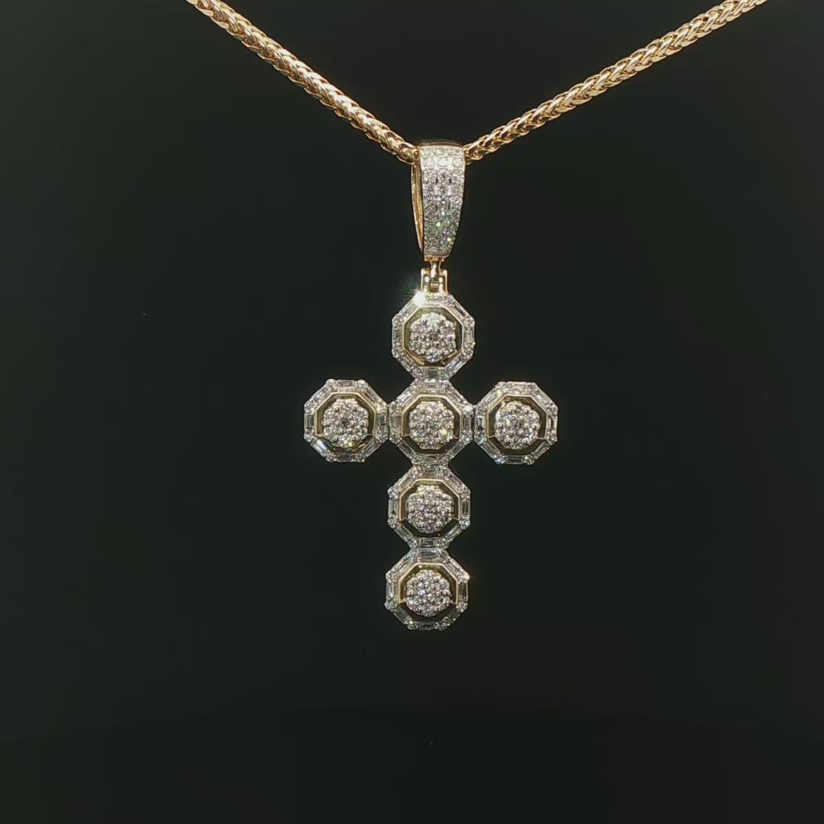 CRUZ DE ORO CON DIAMANTES