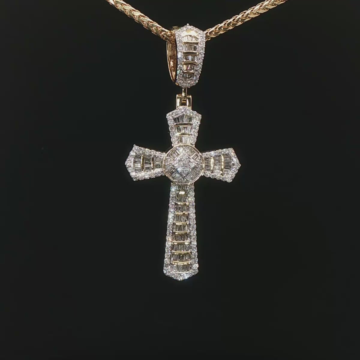 CRUZ  DE ORO CON DIAMANTES