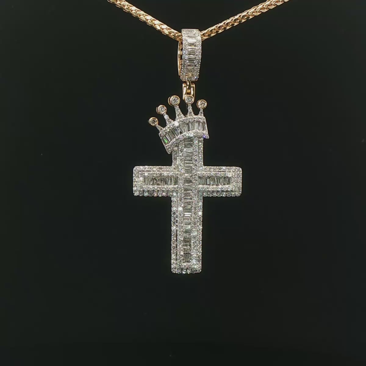 CRUZ DE ORO CON DIAMANTES CORONA