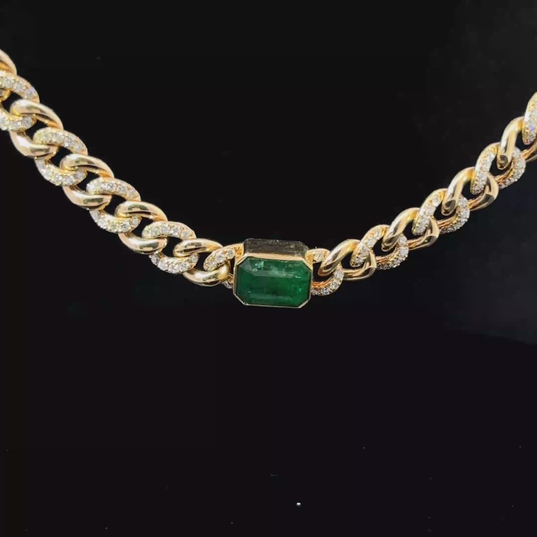 COLLAR DE ORO CON ESMERALDA Y DIAMANTES