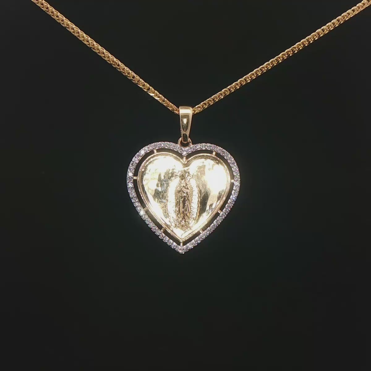 MEDALLA RELIGIOSA DE ORO CON DIAMANTES