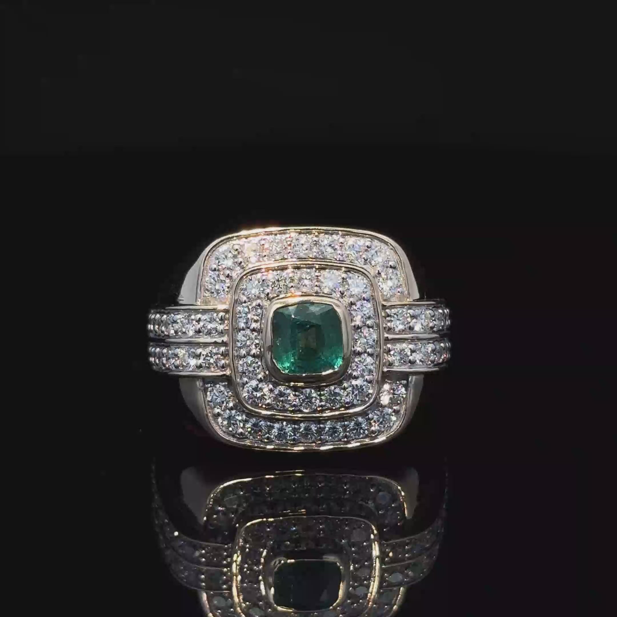 ANILLO DE ORO CON DIAMANTES Y ESMERALDA