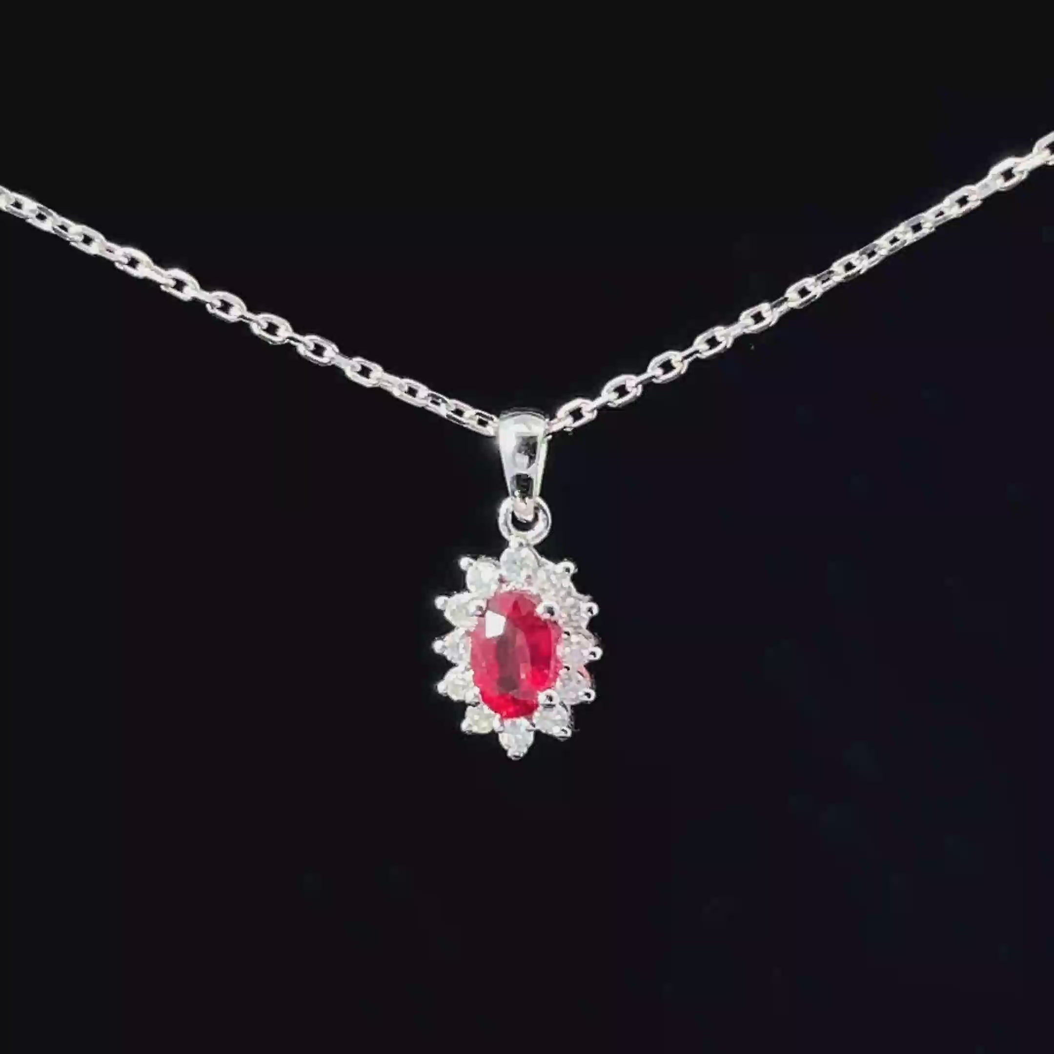 COLLAR DE ORO CON DIAMANTES Y RUBI